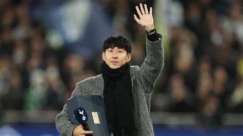 Son Heung-min homenaje Tottenham Stadium
