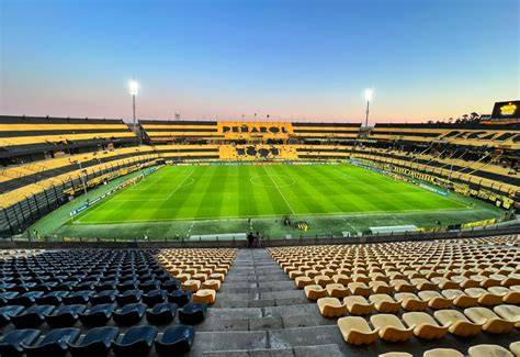 Estadio Campeón del Siglo en un clásico uruguayo