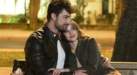Alp Navruz y Alina Boz en serie turca