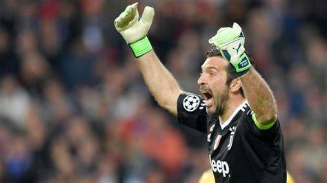 Buffon recibe aficionados en Juventus