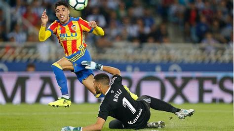 Alonso Vidal marcando un gol con efecto