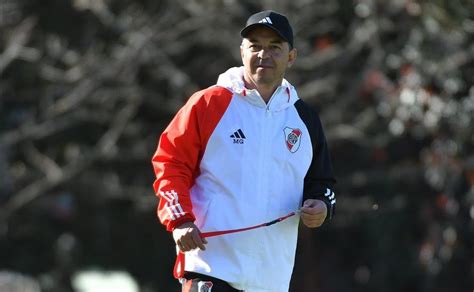 Marcelo Gallardo dirige entrenamiento de River