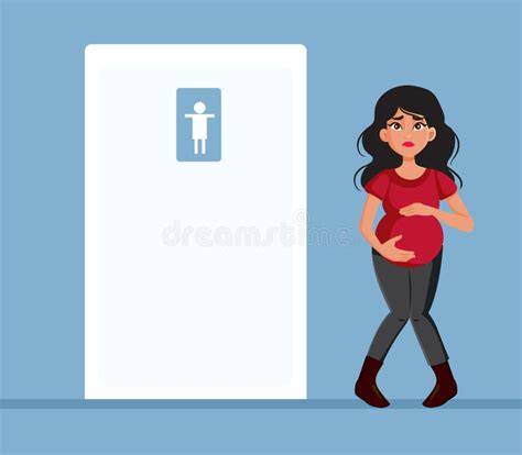 Mujer embarazada usando baño público