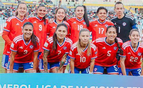 Selección chilena celebrando regreso Top 50 FIFA