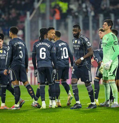 Once titular del Real Madrid ante el PSG