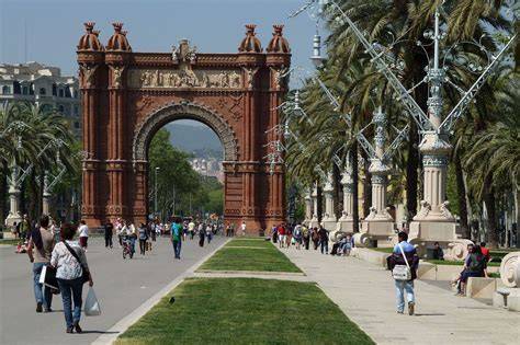 Arco de Triunfo y paseo de Sant Joan