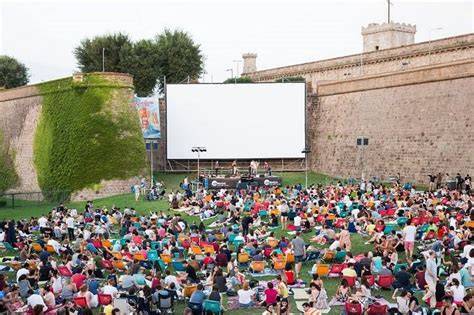 Sesión de cine al aire libre en Montjuïc