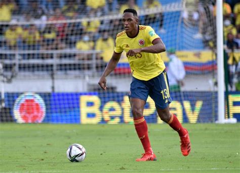 Yerry Mina defensa central colombiano