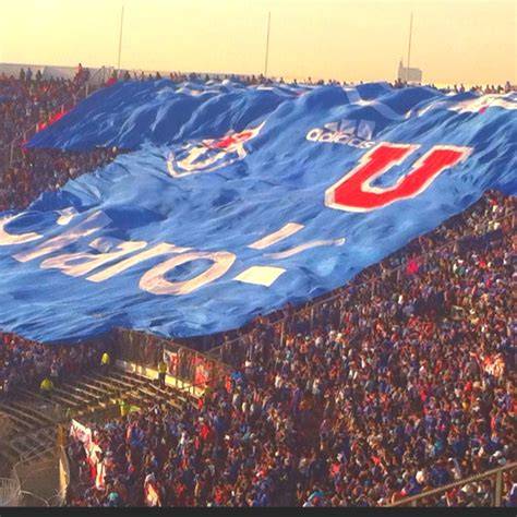 Hinchas de Universidad de Chile en Estadio Nacional