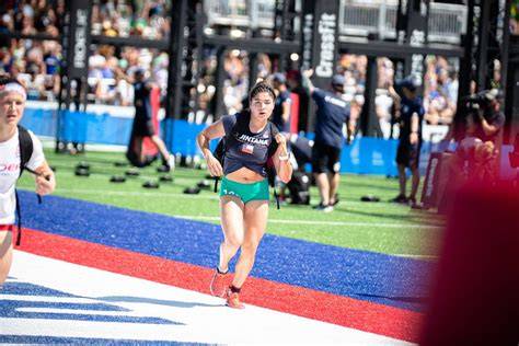 Simona Quintana compitiendo en CrossFit