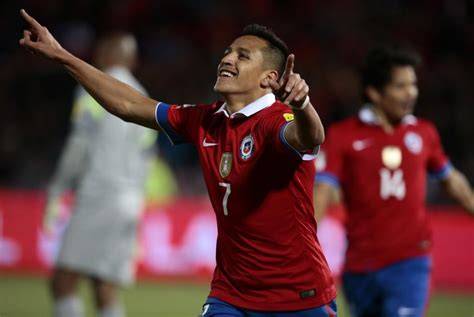 Alexis Sánchez celebra gol ante Ecuador
