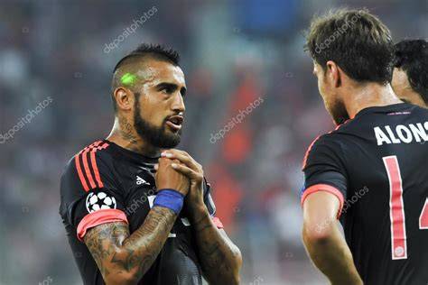 Arturo Vidal durante partido de Champions League