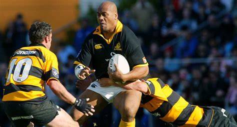 Jugadores de rugby de distintas estaturas