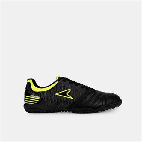 zapatillas de fútbol Power en campo