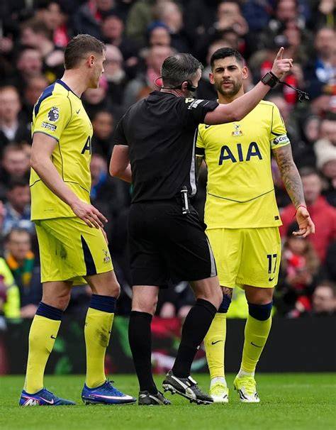Guglielmo Vicario y Cristian Romero en Tottenham