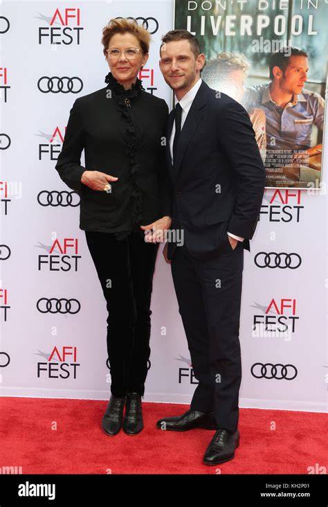 Jamie Bell y Annette Bening en Liverpool