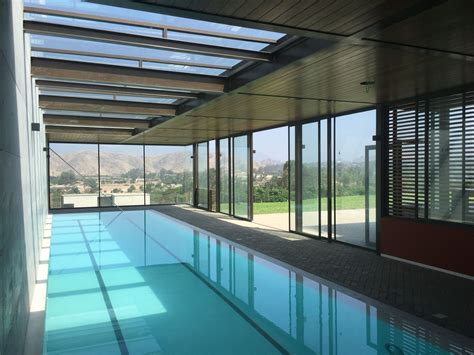 Piscina techada y temperada deportiva