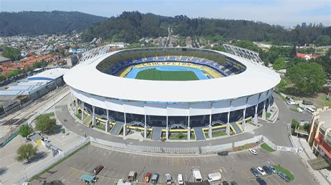 Interior remodelado Estadio Ester Roa Concepción