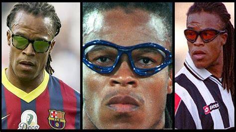 Edgar Davids con gafas y rastas