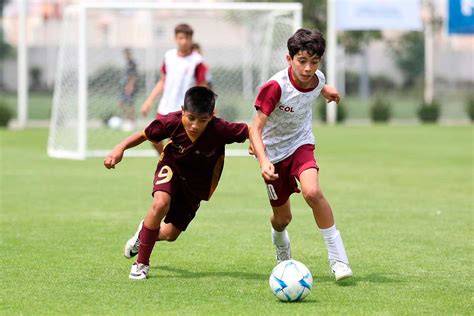 Partido de fútbol escolar
