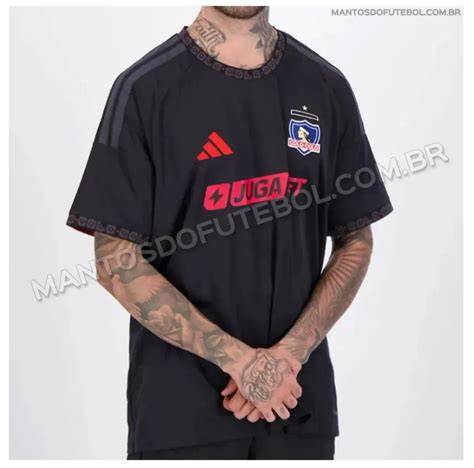 Colo Colo nueva camiseta roja alternativa