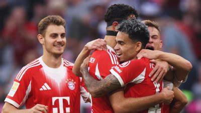 Alexis Sánchez celebra gol contra Bayern Múnich