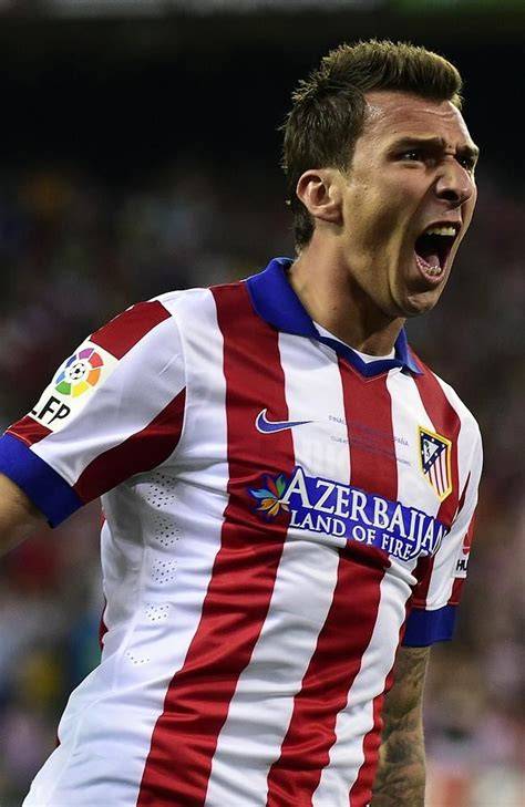 Mario Mandžukić jugando con el Atlético
