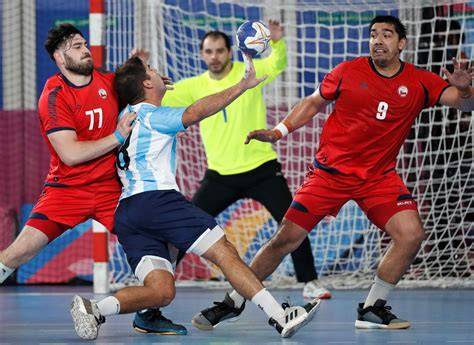 Felipe Barrientos atajando en handball