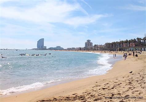 Playa de la Barceloneta y paseo marítimo