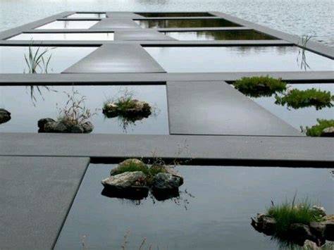 Espejos de agua y reflejos del pabellón
