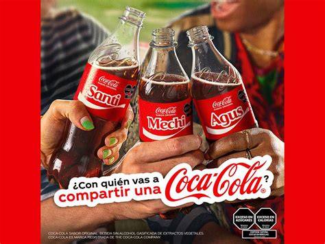 Publicidad de Coca-Cola en partido de fútbol