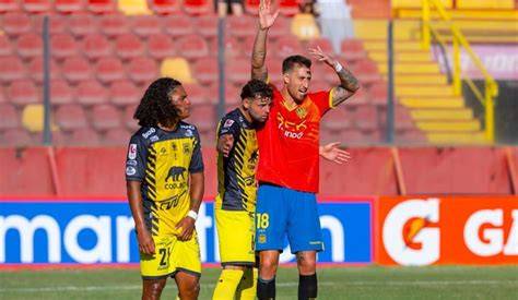 Unión Española contra Deportes Recoleta en Santa Laura