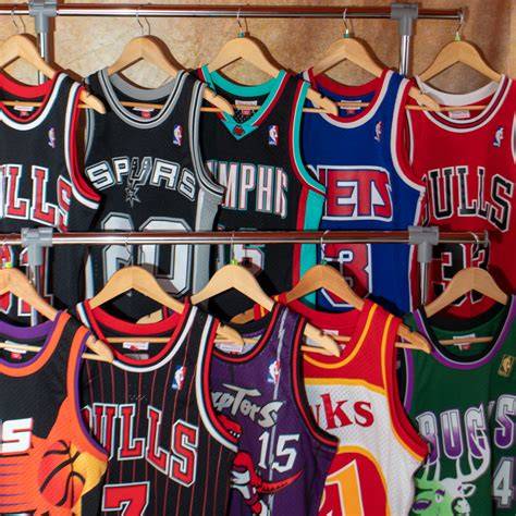 colección de camisetas NBA retro y actuales