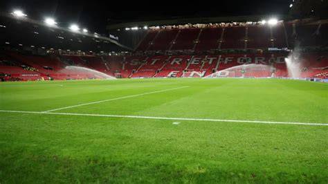 Estadio Old Trafford durante el derbi de Manchester