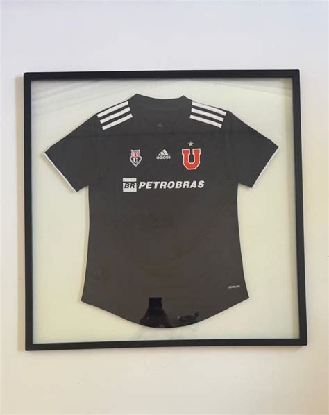 Ilustración de camisetas de fútbol enmarcada