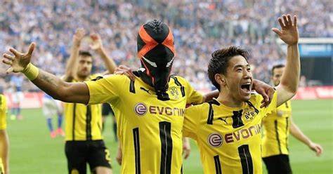 Aubameyang celebra gol en Wembley