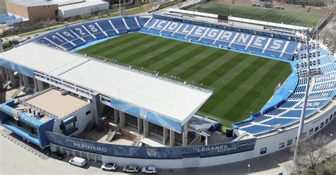 Estadio de Butarque durante partido del Rayo
