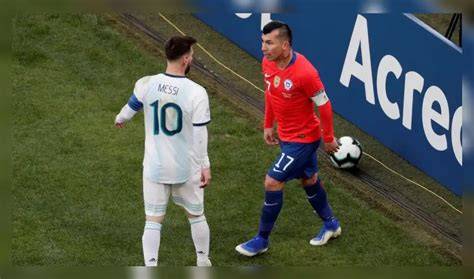 Gary Medel y Lionel Messi enfrentamiento Copa América