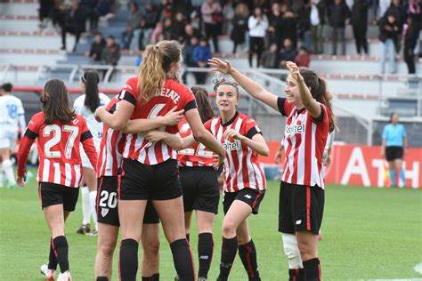 Celebración de un gol en derbi guipuzcoano femenino