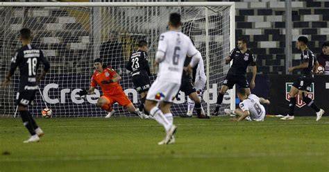 Gol de Carlos Carmona contra Corinthians