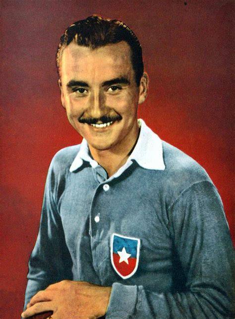 Sergio Livingstone jugando para Chile