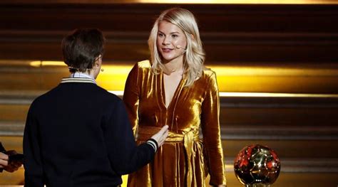 Martin Solveig y Ada Hegerberg en la gala