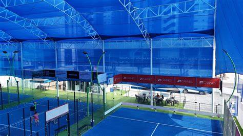 Galerías y techo metálico de cancha deportiva