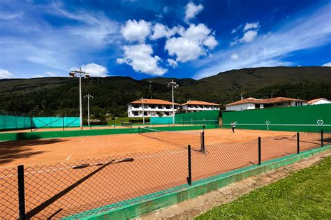 Cancha de tenis en Centro Recreacional Cerrillos