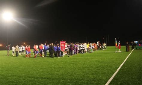Estadio Fiscal de Cañete iluminado