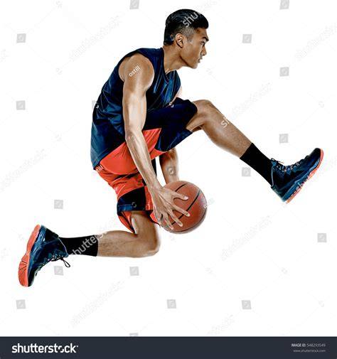 Jugador chileno de básquetbol en cancha