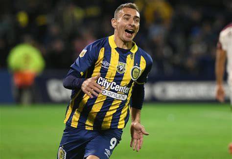 Marco Ruben celebra gol ante River Plate