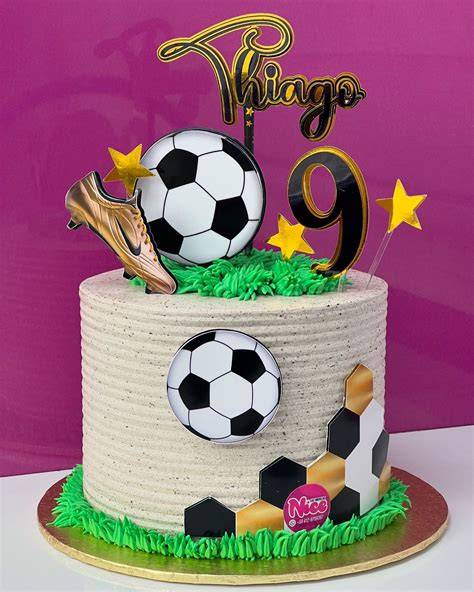torta decorada con escudo de fútbol chileno