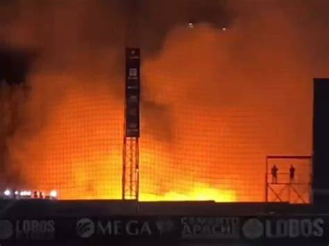 Incendio de pastizales en Estadio Monumental