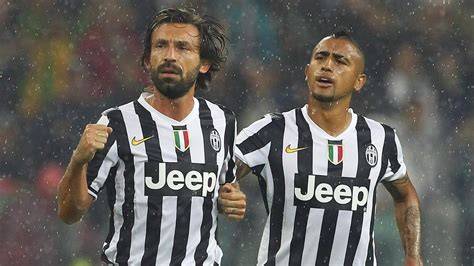 Simone Zaza y Arturo Vidal en Juventus